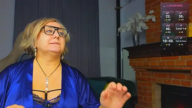 Snapshot of Marta_Wils chatting on 10.22.25 Marta Wils online show from 10.22.25