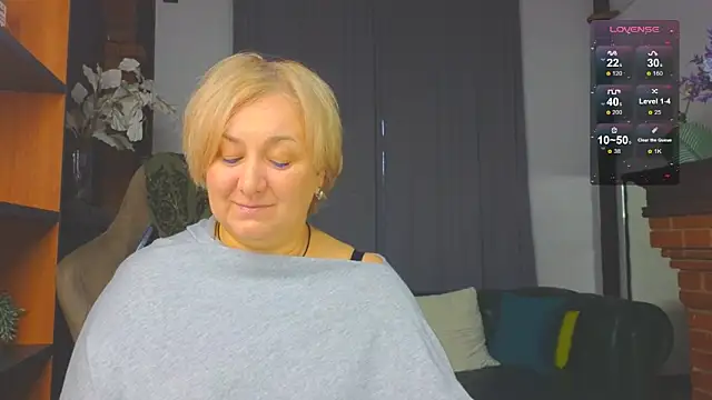 Snapshot of Marta_Wils chatting on 11.04.25 Marta Wils online show from 11.04.25