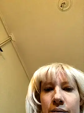 juliaoneandonly online show from 10.15.25