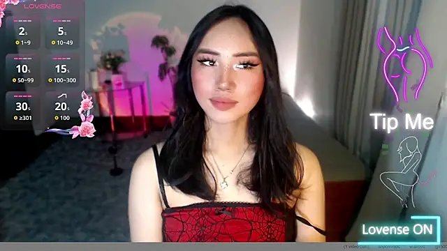 Snapshot of Divine_Goddesss chatting on 11.05.25 Divine Goddesss online show from 11.05.25