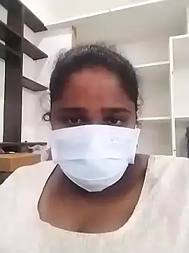 Snapshot of Ammulu-k chatting on 10.13.25 Ammulu-k online show from 10.13.25