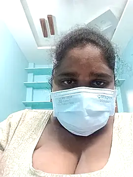 Snapshot of Ammulu-k chatting on 10.30.25 Ammulu-k online show from 10.30.25