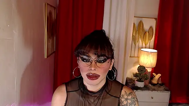 Snapshot of Tasha_Goddess chatting on 10.18.25 Tasha Goddess online show from 10.18.25