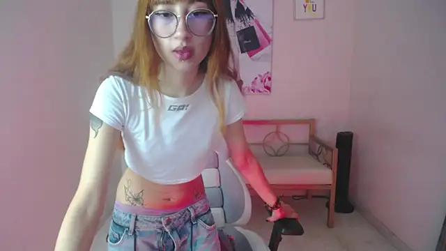 Snapshot of gaby_angel_ chatting on 10.08.25 gaby angel online show from 10.08.25