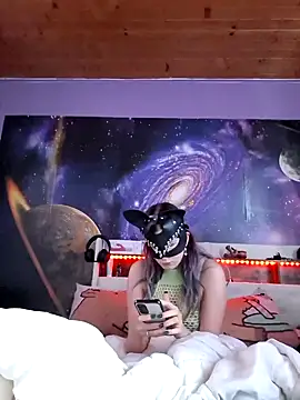 Snapshot of Hot_SkinnyGirl chatting on 11.02.25 Hot SkinnyGirl online show from 11.02.25