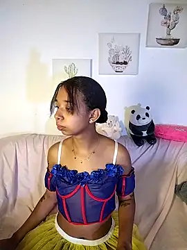 Snapshot of Suzanelee1 chatting on 10.01.25 Suzanelee1 online show from 10.01.25