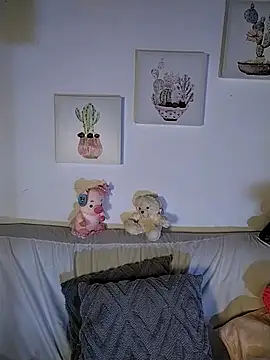 Snapshot of Suzanelee1 chatting on 10.05.25 Suzanelee1 online show from 10.05.25