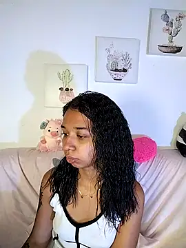 Snapshot of Suzanelee1 chatting on 10.07.25 Suzanelee1 online show from 10.07.25