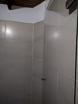 Snapshot of Suzanelee1 chatting on 10.14.25 Suzanelee1 online show from 10.14.25