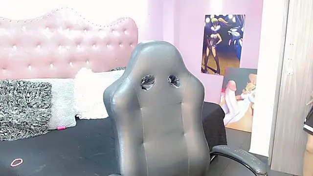 Snapshot of Sophia_Stonee chatting on 10.14.25 Sophia Stonee online show from 10.14.25