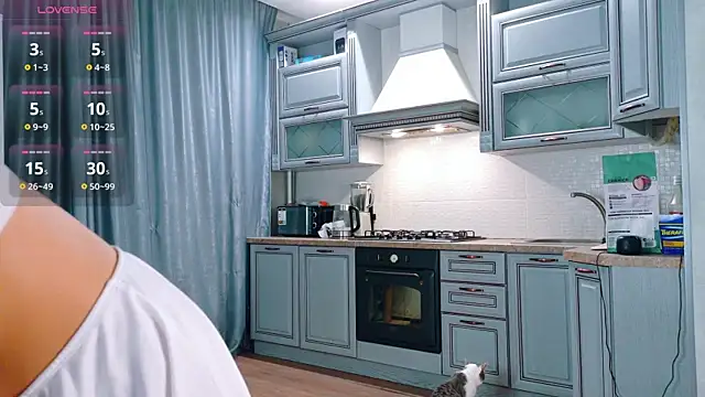 Snapshot of OnlyForYou_ chatting on 10.04.25 OnlyForYou  online show from 10.04.25