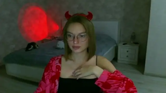 Snapshot of Miss_Diamond_Maria chatting on 10.29.25 Miss Diamond Maria online show from 10.29.25