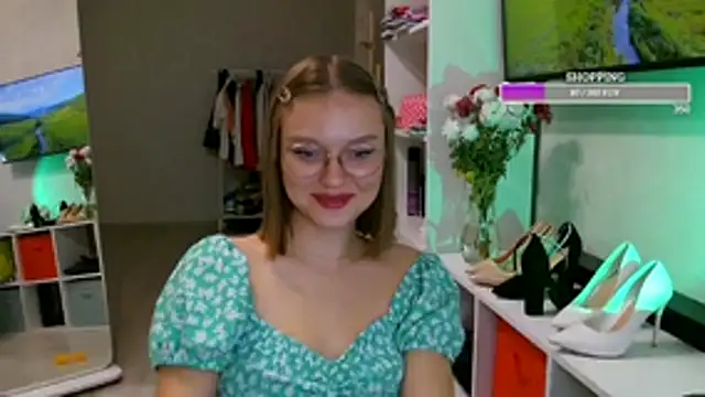 Snapshot of Miss_Diamond_Maria chatting on 11.04.25 Miss Diamond Maria online show from 11.04.25