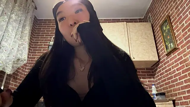 EmmaLeexth online show from 09.25.25