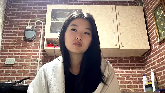 EmmaLeexth online show from 02.11.26