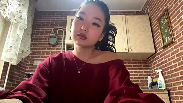 EmmaLeexth online show from 04.04.26