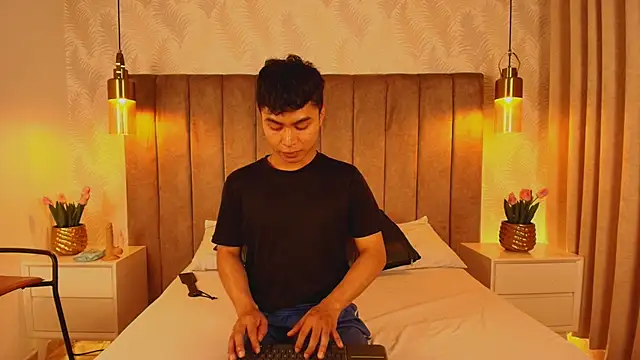 Esteban 606 online show from 09.22.25