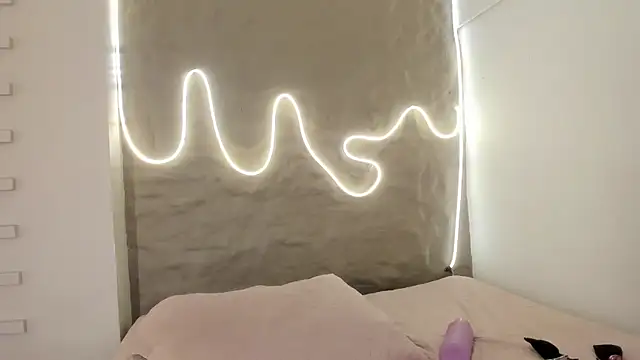 Naomy gyal online show from 11.12.25