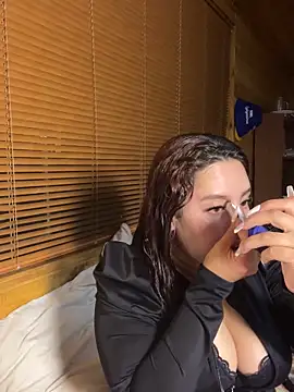 Snapshot of Dani_and_Ander chatting on 09.21.25 Dani and Ander online show from 09.21.25