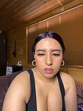 Snapshot of Dani_and_Ander chatting on 09.25.25 Dani and Ander online show from 09.25.25