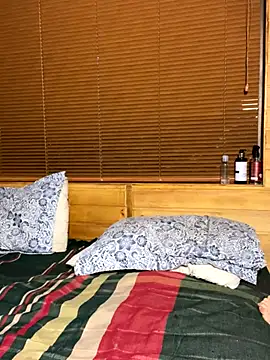 Snapshot of Dani_and_Ander chatting on 10.07.25 Dani and Ander online show from 10.07.25