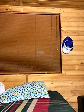 Snapshot of Dani_and_Ander chatting on 10.16.25 Dani and Ander online show from 10.16.25