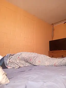 Snapshot of Lionardovssf35 chatting on 12.22.25 Lionardovssf35 online show from 12.22.25