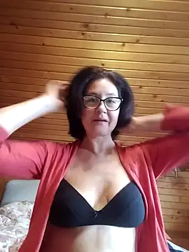 vikimoon11 online show from 10.31.25