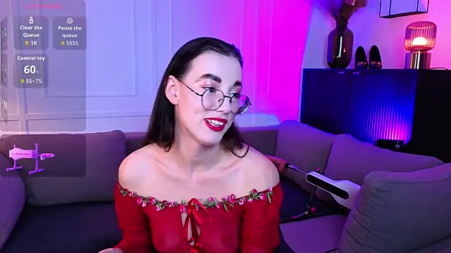 EmmaJakson online show from 10.17.25