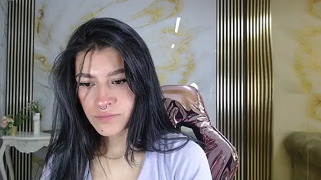 Snapshot of helena1_s chatting on 10.14.25 helena1 s online show from 10.14.25