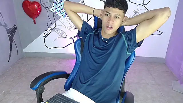 Snapshot of deivid_bigcock1 chatting on 09.23.25 deivid bigcock1 online show from 09.23.25