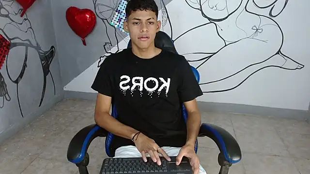 Snapshot of deivid_bigcock1 chatting on 09.25.25 deivid bigcock1 online show from 09.25.25