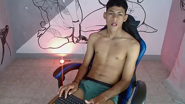 Snapshot of deivid_bigcock1 chatting on 10.10.25 deivid bigcock1 online show from 10.10.25