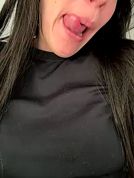 Snapshot of Carolinedanger chatting on 10.20.25 Carolinedanger online show from 10.20.25