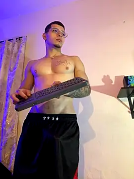 Snapshot of Matt_your_master_ chatting on 10.28.25 Matt your master online show from 10.28.25