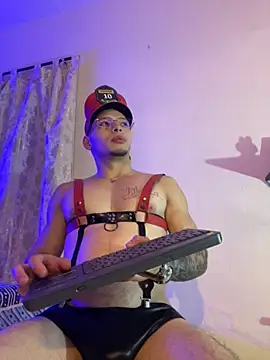 Snapshot of Matt_your_master_ chatting on 10.31.25 Matt your master online show from 10.31.25