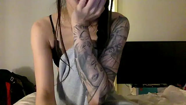 Snapshot of pinkybaby444 chatting on 10.20.25 pinkybaby444 online show from 10.20.25