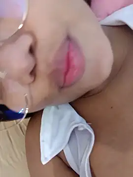 Snapshot of little_onixx chatting on 10.03.25 little onixx online show from 10.03.25