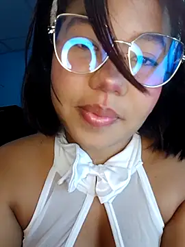 Snapshot of little_onixx chatting on 10.31.25 little onixx online show from 10.31.25