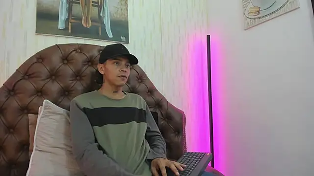 noah blake0 online show from 09.18.25