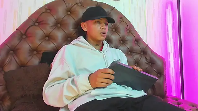 noah blake0 online show from 09.23.25