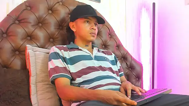 noah blake0 online show from 09.25.25