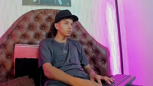 noah blake0 online show from 10.01.25