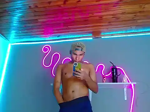 Snapshot of Imperial_lust chatting on 10.27.25 Imperial lust online show from 10.27.25