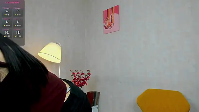 Snapshot of _DarknessQueen chatting on 10.05.25 DarknessQueen online show from 10.05.25