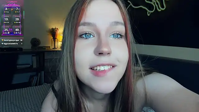 Snapshot of MaliaBourraine chatting on 10.19.25 MaliaBourraine online show from 10.19.25