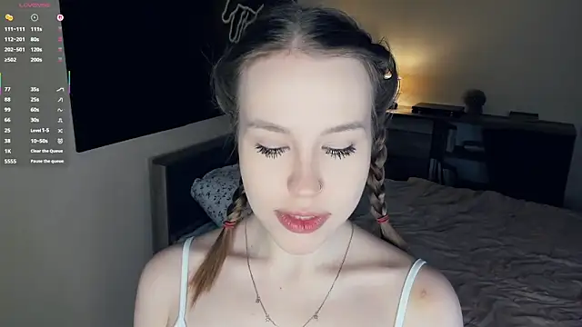 MaliaBourraine online show from 12.14.25