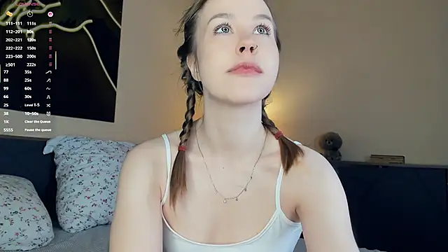 MaliaBourraine online show from 12.15.25