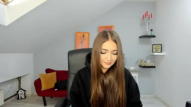 EllaClarke online show from 10.19.25