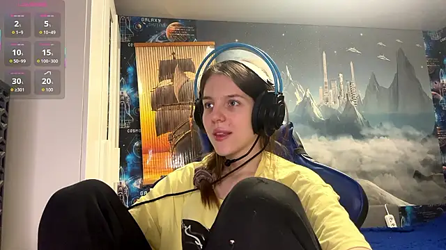 Elira Breeze online show from 03.12.26